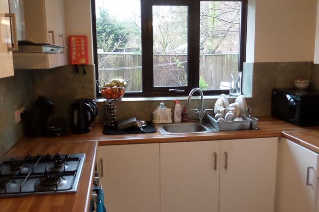 11, Orchid Close, London photo 3