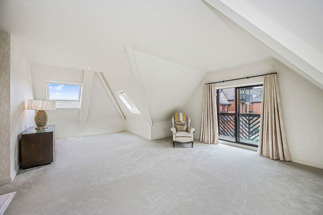 69 Howard Lodge, Essex photo 2