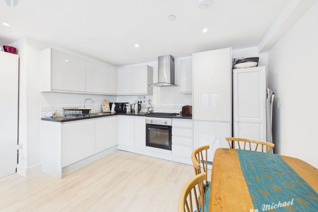 Flat 62, Aylesbury photo 4