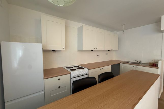 Flat 5, Romsey photo 2