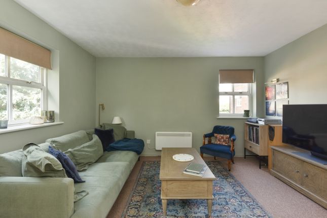Flat 32  Flat 32, Gordon Road, Canterbury photo 4