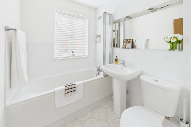 265, Vicarage Way, Berkshire photo 4
