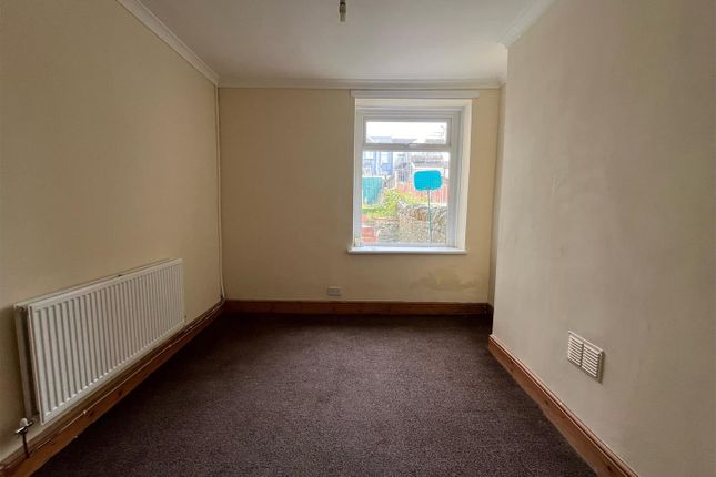 10, James Street, Caerphilly photo 5