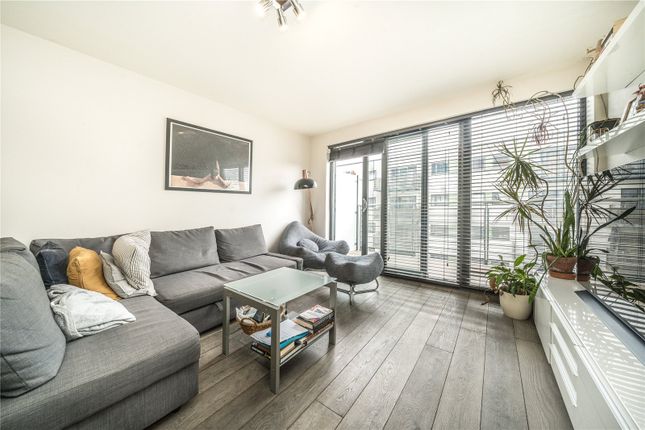Flat to rent in Riverwalk Apartments, Homerton Road, London