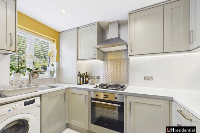 3 Novello Way, Borehamwood photo 3
