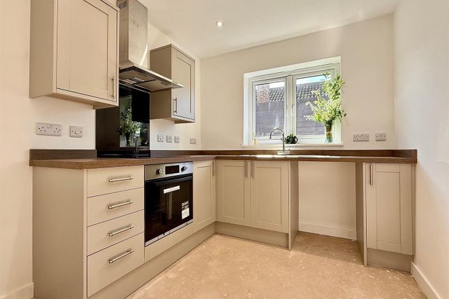 35, Summerfield Road, Great Yarmouth photo 2