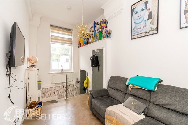 Flat 2, Old Library, 52, Oak Road, Hampshire photo 4