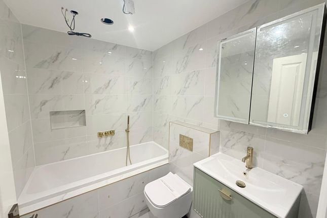 40, Brodrick Drive, West Yorkshire photo 2