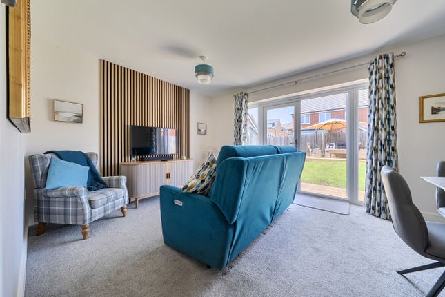 23, Apple Tree Close, Taunton photo 4