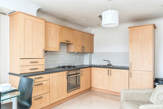 Flat 12, 236, Winchester Road, Southampton photo 4