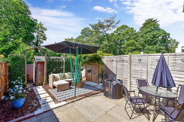2-bed terraced on 34, Penfolds Place, Arundel, £300,000
