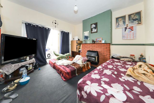 4, Ward Road, Wolverhampton photo 3