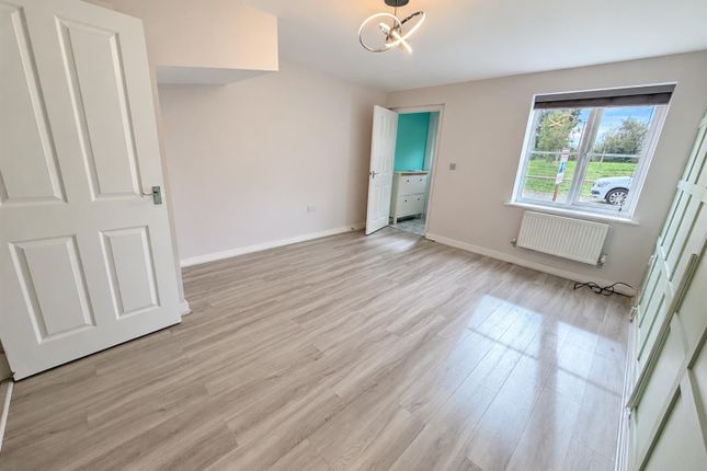 5, Town Farm Road, Newent photo 4