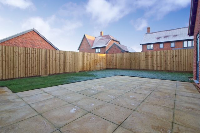 4, Menday Gardens Mews Wavendon Village Milton keynes, Milton Keynes photo 4