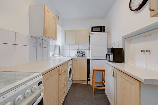 Flat 3, 47, The Avenue, London photo 4