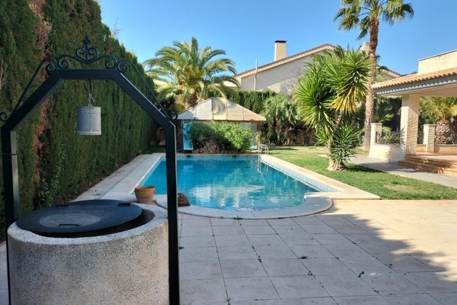 Villa for sale in Elda, 03600, Alicante, Spain