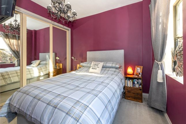 10, Taylors Court, Newport Pagnell photo 3