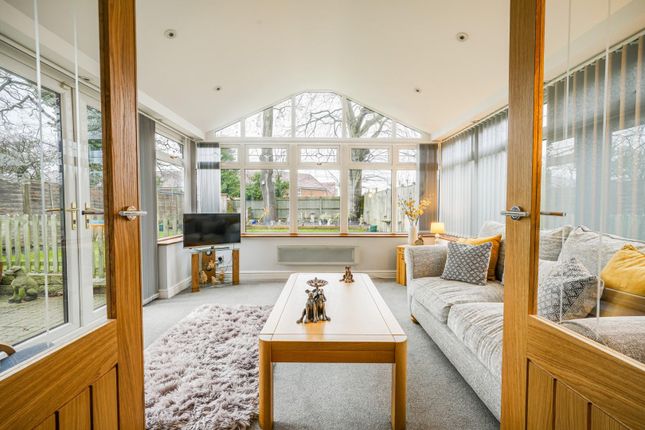 10, Redwood Drive, Wing photo 3