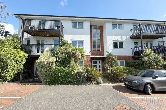 Flat 1,, Peak Court, Mill Hill photo 3