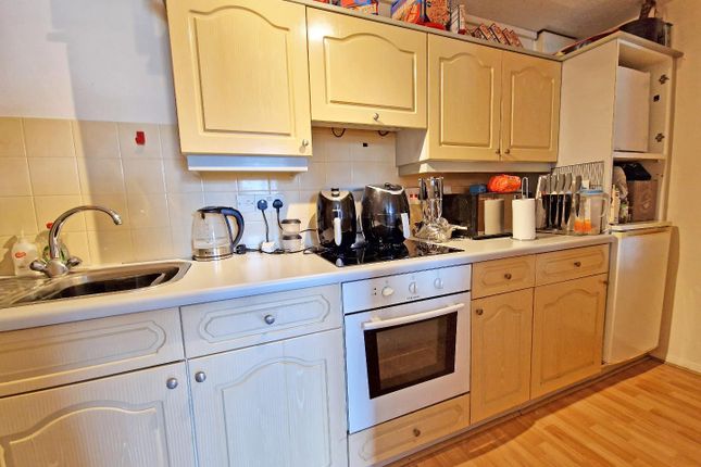 Flat for sale in Kingfisher Way, Bicester
