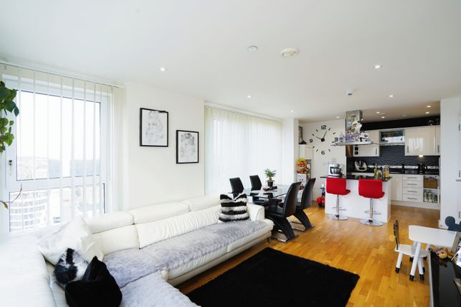 Thumbnail Flat for sale in 15 Zenith Close, Colindale