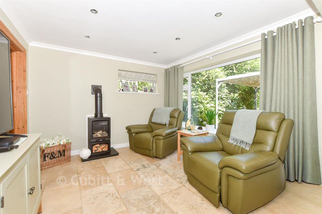 4, Newlands Park, Copthorne photo 2