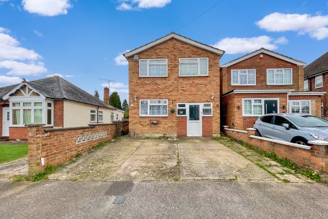 Detached house for sale in Bampton Road, Luton, Bedfordshire