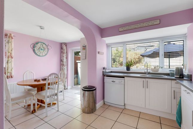 7 Pine Hill Close, Nottingham photo 3