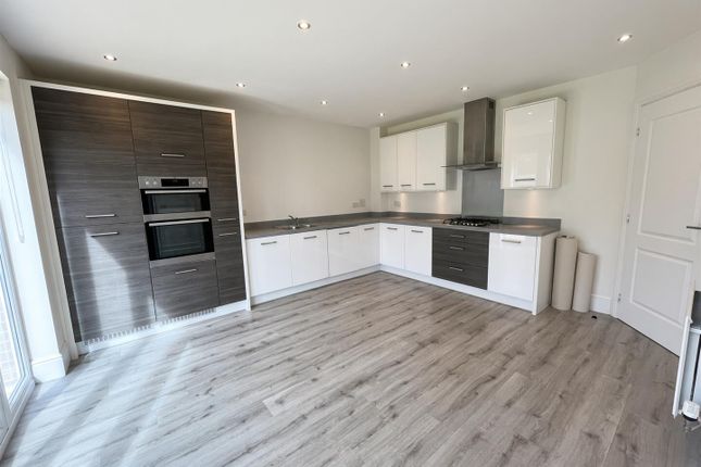 6, Hawker Road, Woodford photo 4