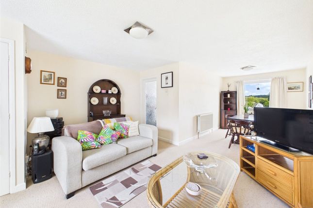 56 Ward Close, Bude photo 3