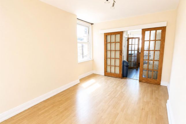 27, Kildare Road, London photo 3