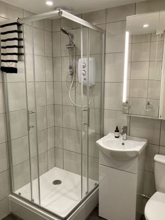 Flat 21 Oliver Court 324/326, London Road, Stoneygate photo 5
