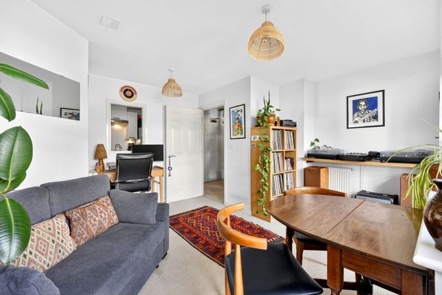 Flat 4 50 Hacon Square, Richmond Road, Greater London photo 4
