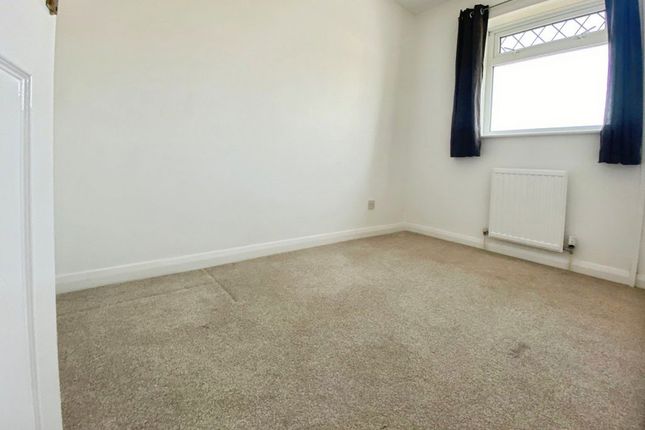 81, St Michaels Way, Bridgend photo 5