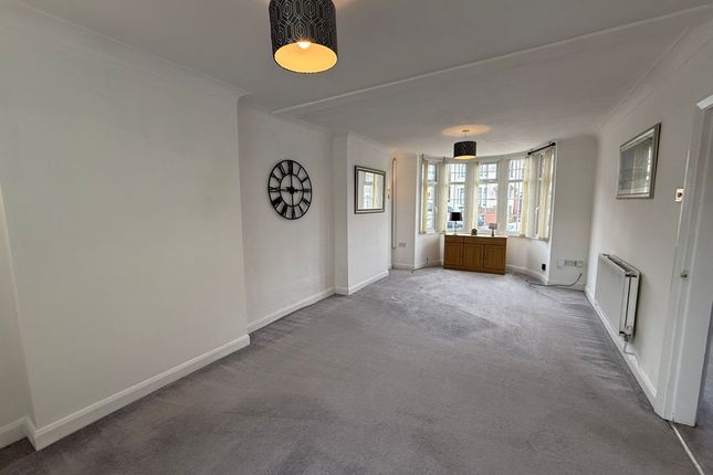 132, Ashington Grove, Coventry photo 3