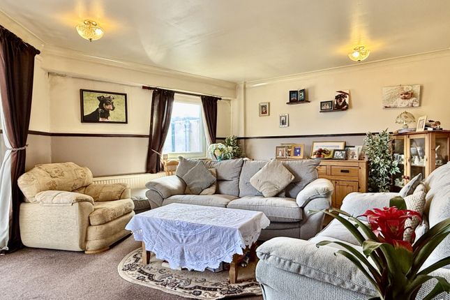 211 Kings Court,, Ramsey photo 2