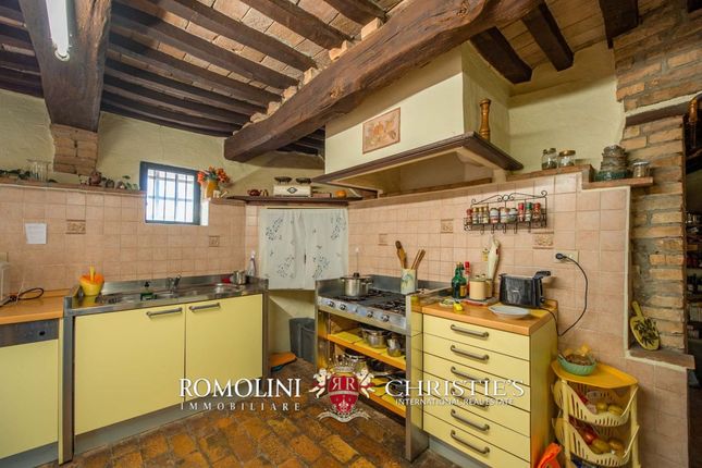 Country house for sale in Umbertide, Umbria, Italy