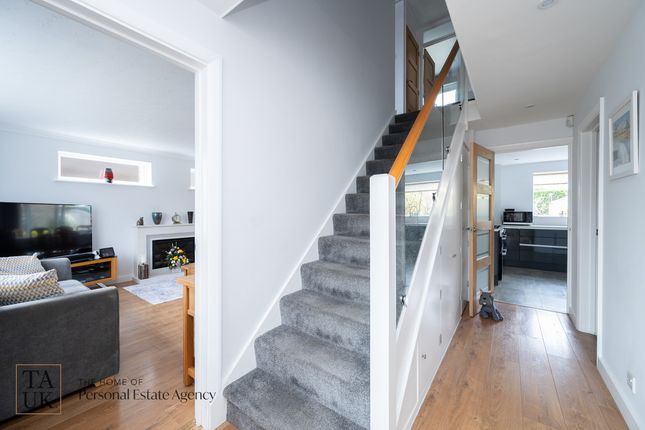 25, Downsview Avenue, Pulborough photo 2