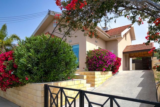Villa for sale in Keryneias, Paramali, Limassol, Cyprus