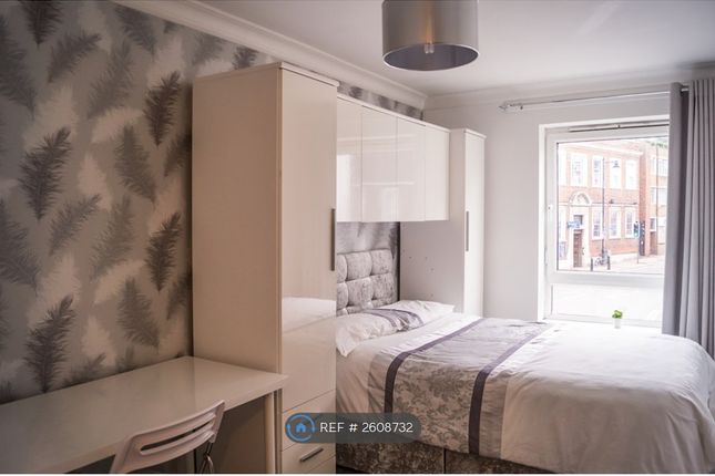 Bed 1 (Large Double)