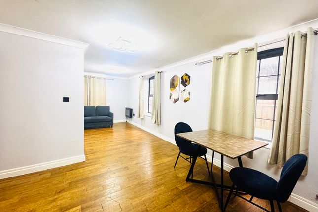 Flat 3, 21, Chequers Lane, Wellingborough photo 3