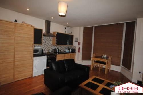Terraced house to rent in 1 36 Cardigan Road, Leeds