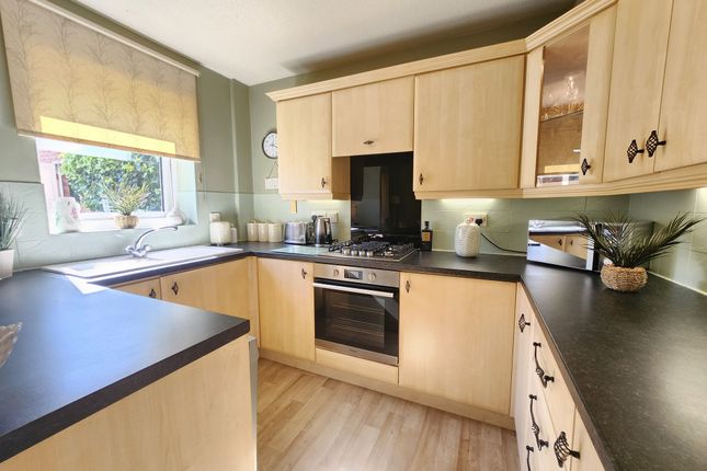 18 Mottram Close, Warrington photo 4