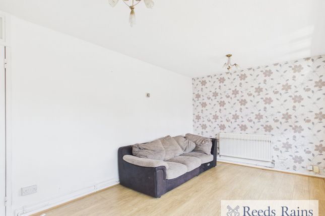 70, Nash Road, Romford photo 5