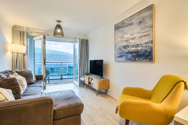 Apartment 4, Waves,, Watergate Bay, Cornwall photo 3