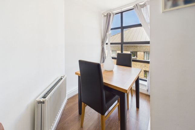 Flat 46, Wheel House, Island Gardens photo 5