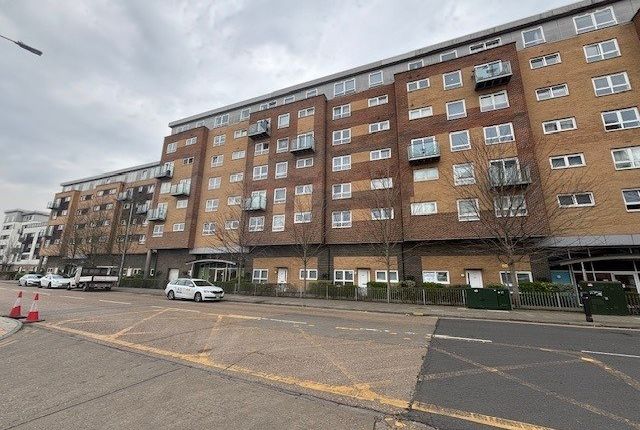 Flat to rent in Cherrydown East, Basildon