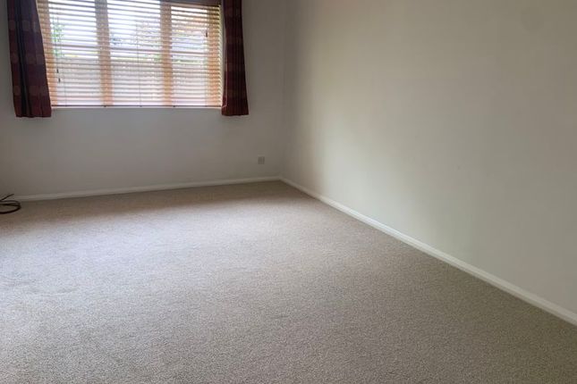 53, The Ridings, Paddock Wood photo 2