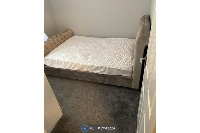 Thumbnail Room to rent in Paprika Close, Manchester