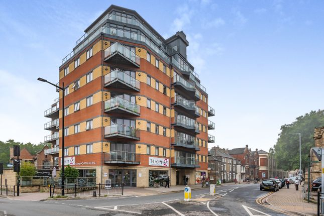 Thumbnail Flat for sale in Thorngate House, St Swithins Square, Lincoln